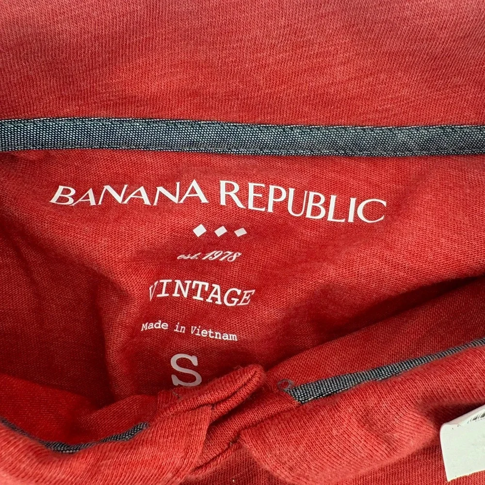 Banana Republic Mens Red Slub Knit Short Sleeve Polo Shirt Small 547686-01-1 NEW
